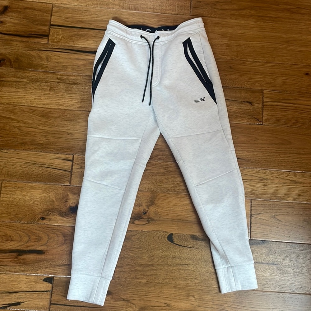 Light heathered grey American Eagle sweatpants